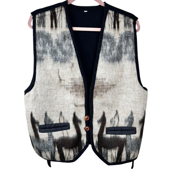 Vintage Vest Size XLarge Cream Black Button Up Patterned Llamas Animals - Picture 1 of 6